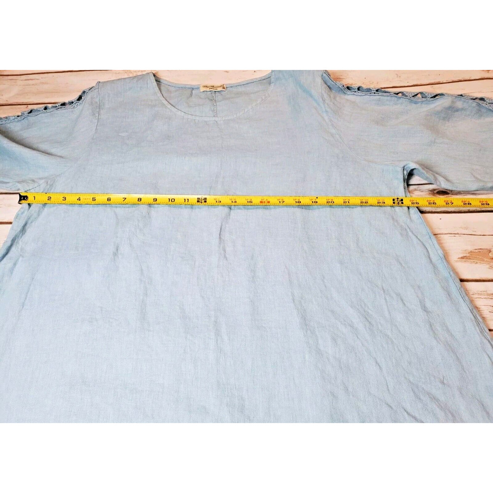 Light Blue Women's Linen Tunic with Crochet Sleeve Detail - Picture 10 of 13